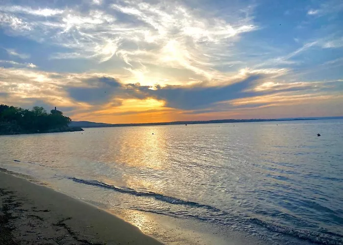 Summer Breeze Park Apartment, Santa Marina Village, Апартамент *