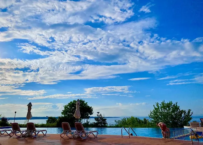 Summer Breeze Park Apartment, Santa Marina Village,