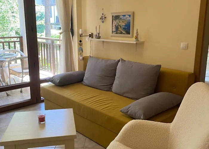 Summer Breeze Park Apartment, Santa Marina Village, Апартамент Созопол