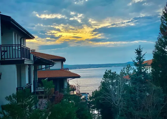 Summer Breeze Park Apartment, Santa Marina Village,